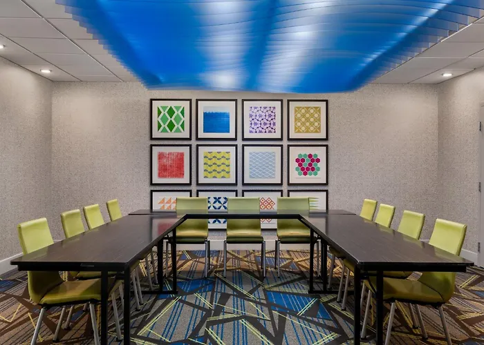 Express By Ihg Hotel