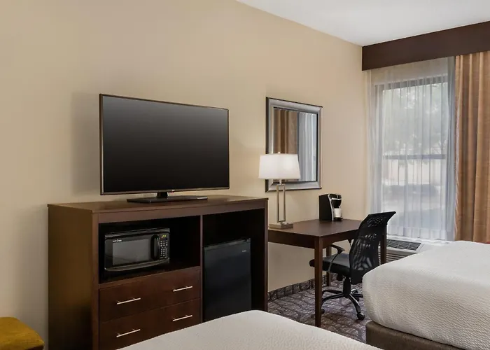 Express By Ihg Hotel