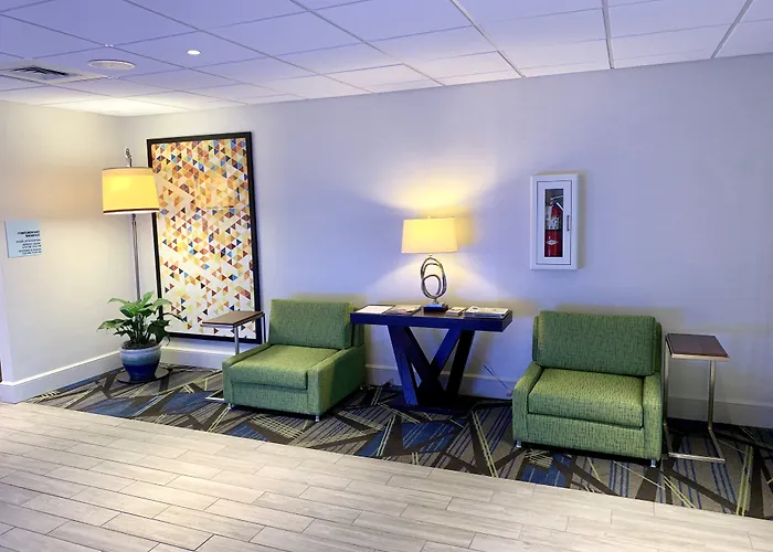 Express By Ihg Hotel