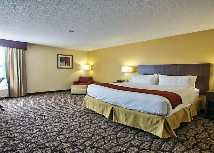 Express By Ihg Hotel 3*